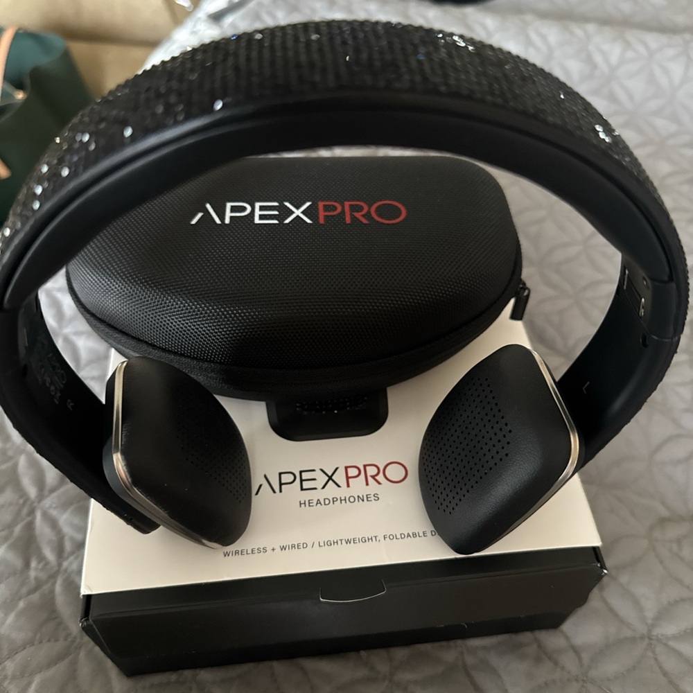 ApexPro Black Headphones with Case
